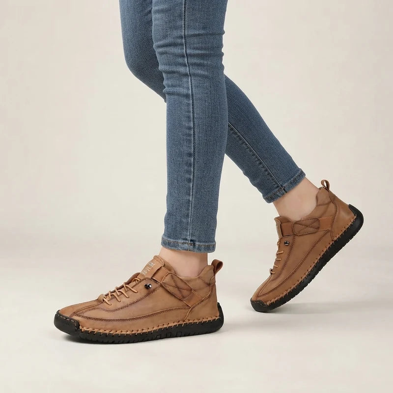 Theresia | Sneakers With Round Toes and Stitched Panels
