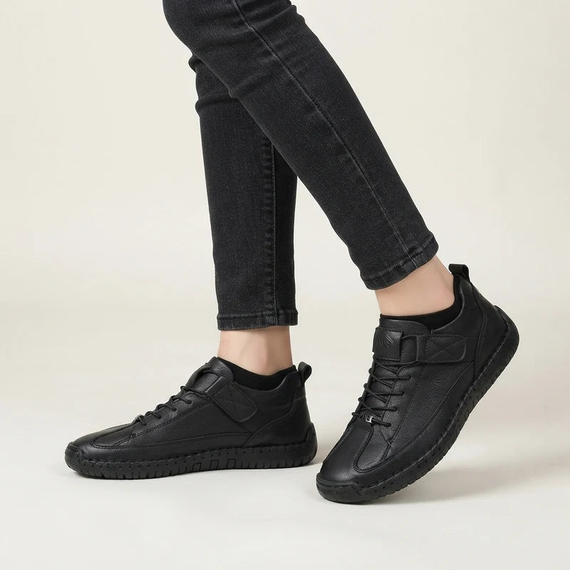 Theresia | Sneakers With Round Toes and Stitched Panels