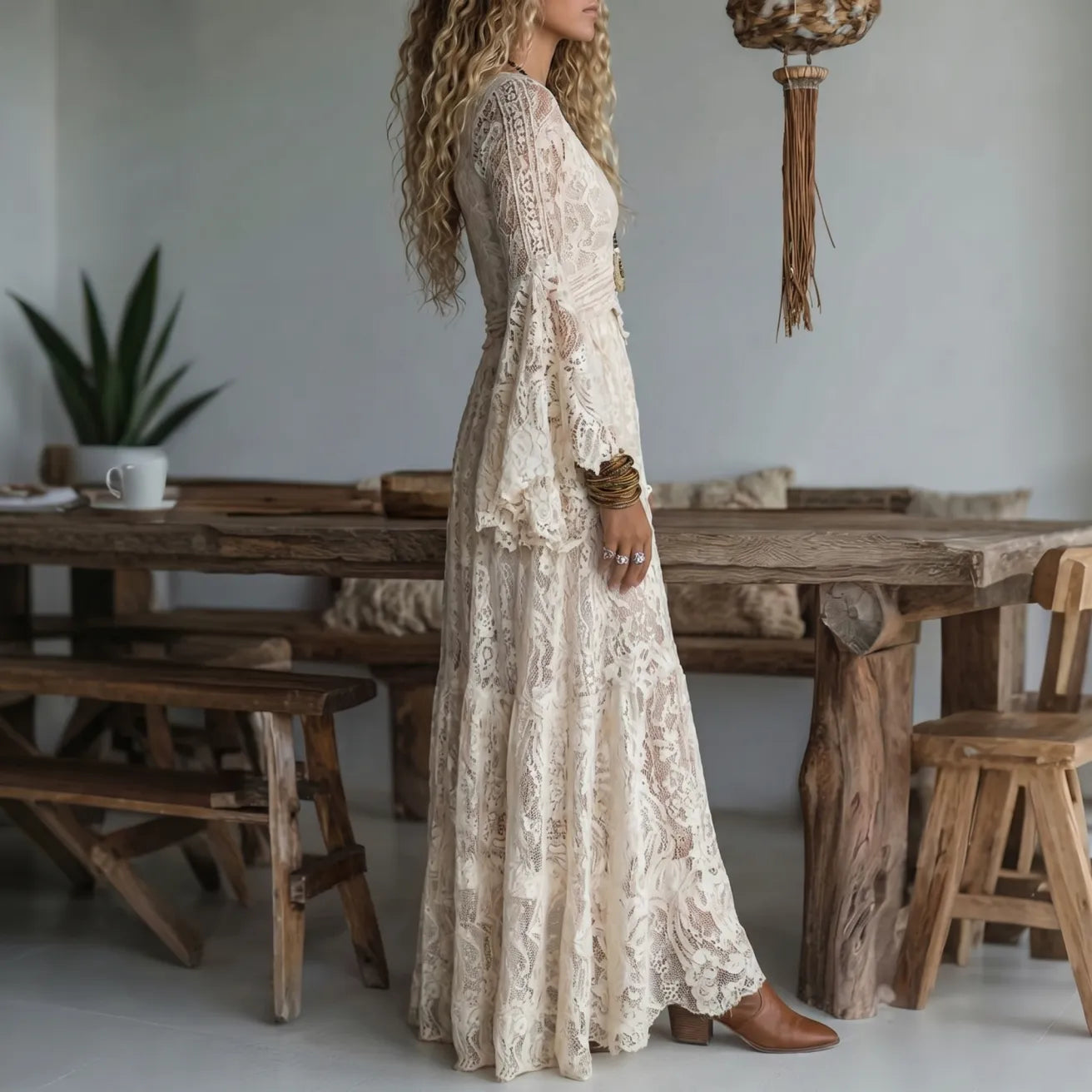 Chariya | Maxi Dress Lace V-Neck Flared Sleeve