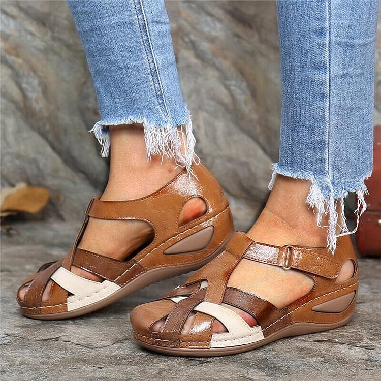 Kareena - Closed Toe Strappy Flat Sandals Buckle