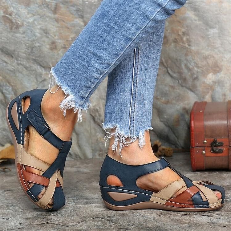 Kareena - Closed Toe Strappy Flat Sandals Buckle