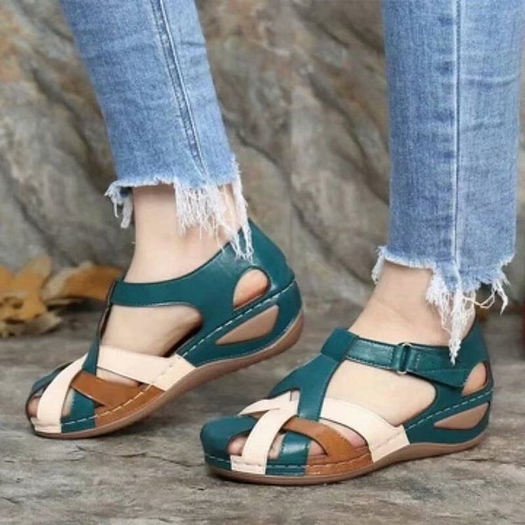 Kareena - Closed Toe Strappy Flat Sandals Buckle