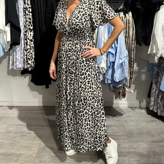 Sirina | Maxi Dress Leopard Print Flutter Sleeve