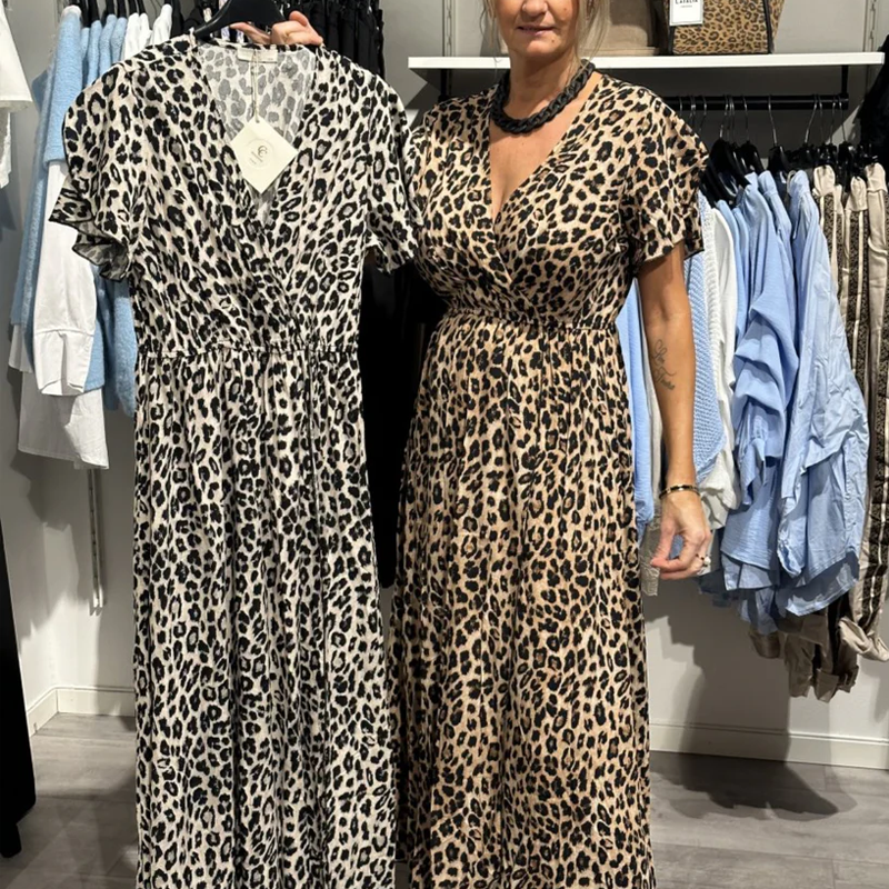 Sirina | Maxi Dress Leopard Print Flutter Sleeve